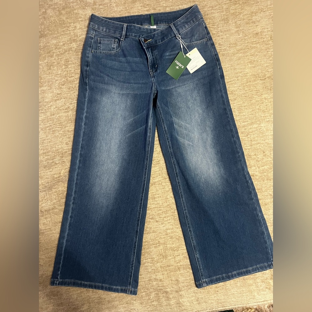HALARA (NWT) Women's Wide Leg Jeans in Dark Blue Wash - medium petite